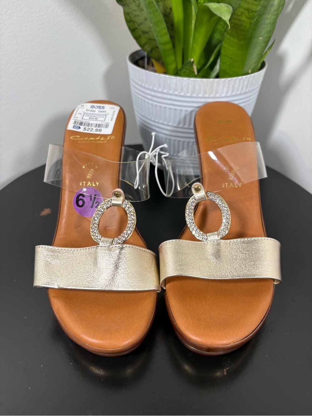 New Comtesa Italian wedge sandal 6.5 gold bling✨